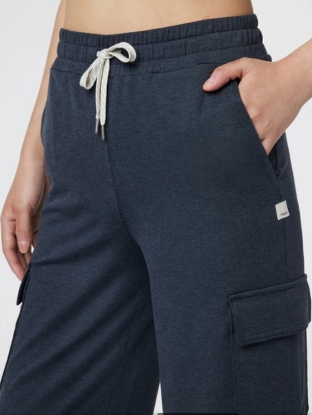 Vuori Halo Essential Cargo Wideleg pants in Midnight Heather-Med